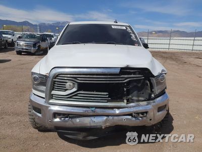 Piąte zdjęcie samochodu w środku: 2018 RAM 2500 LARAMIE VIN:3C6UR5FL1JG242063 - miniatura
