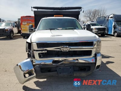 Piąte zdjęcie samochodu w środku: 2007 CHEVROLET SILVERADO K3500 VIN:1GBJK34K37E560527 - miniatura