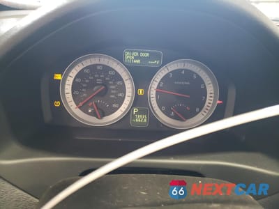 Zdjęcie 9 z 12 samochodu: 2011 VOLVO C70 T5 VIN:YV1672MC3BJ120324 - miniatura
