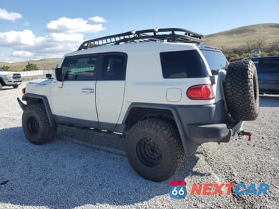Drugie zdjęcie samochodu z przodu: 2010 TOYOTA FJ CRUISER VIN:JTEBU4BF2AK071353 - miniatura