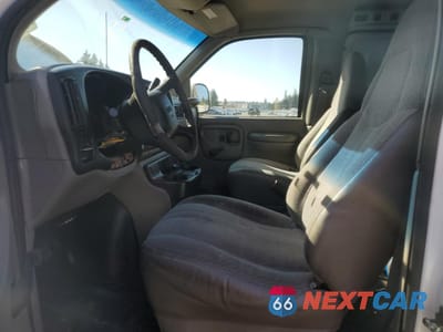 Zdjęcie 7 z 13 samochodu: 2001 GMC SAVANA G2500 VIN:1GTGG25R311115412 - miniatura