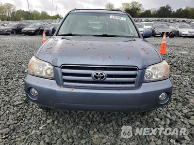 Piąte zdjęcie samochodu w środku: 2004 TOYOTA HIGHLANDER VIN:JTEEP21A040012221 - miniatura