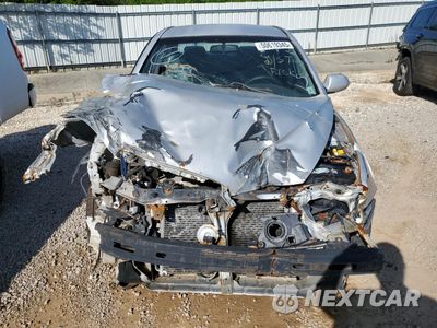 Piąte zdjęcie samochodu w środku: 2002 HYUNDAI ELANTRA GLS VIN:KMHDN45DX2U280135 - miniatura