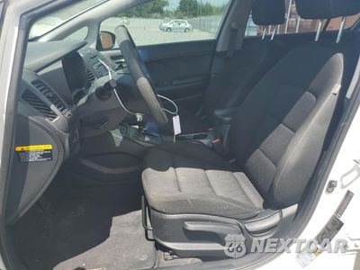 Zdjęcie 7 z 12 samochodu: 2016 KIA FORTE LX VIN:KNAFK4A64G5592009 - miniatura