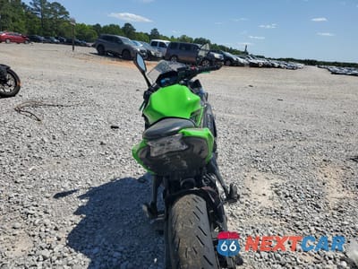 Czwarte zdjęcie samochodu z boku: 2023 KAWASAKI EX650 P VIN:ML5EXEP18PDA96439 - miniatura