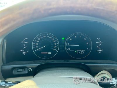 Zdjęcie 8 z 10 samochodu: 2005 LEXUS LX 470 VIN:JTJHT00W253551225 - miniatura