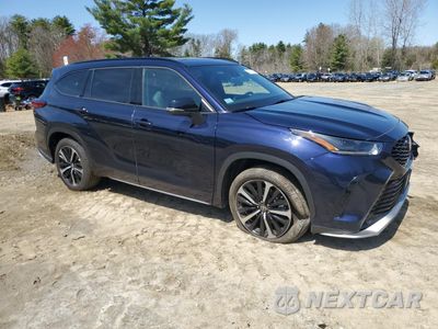 Czwarte zdjęcie samochodu z boku: 2022 TOYOTA HIGHLANDER XSE VIN:5TDLZRBH4NS237332 - miniatura