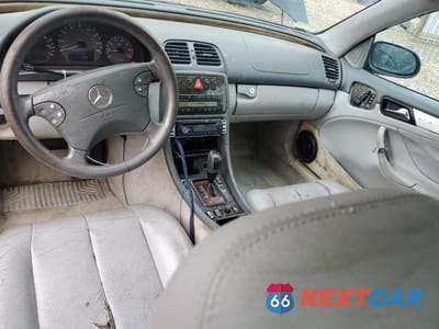 Zdjęcie 8 z 14 samochodu: 2002 MERCEDES-BENZ CLK 430 VIN:WDBLJ70G82F199460 - miniatura