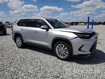 Czwarte zdjęcie samochodu z boku: 2024 TOYOTA GRAND HIGHLANDER XLE VIN:5TDAAAB56RS053778 - miniatura