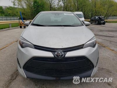 Piąte zdjęcie samochodu w środku: 2018 TOYOTA COROLLA LE VIN:5YFBURHE8JP793394 - miniatura