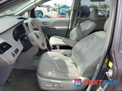 Zdjęcie 7 z 13 samochodu: 2011 TOYOTA SIENNA XLE VIN:5TDDK3DC8BS015802 - miniatura
