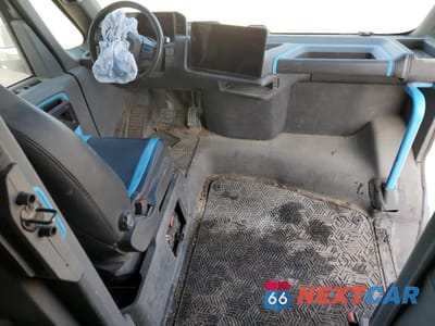 Zdjęcie 8 z 13 samochodu: 2023 RIVIAN EDV 700 VIN:7FCEHEB70PN005289 - miniatura