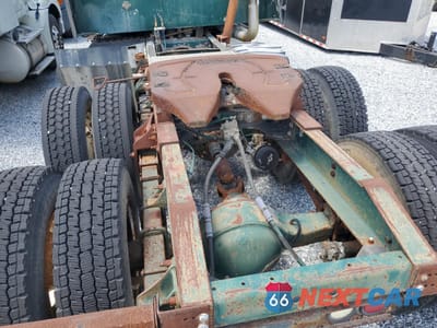 Zdjęcie 9 z 10 samochodu: 1997 INTERNATIONAL 9200 SEMI TRUCK VIN:2HSFMAHR1VC029232 - miniatura
