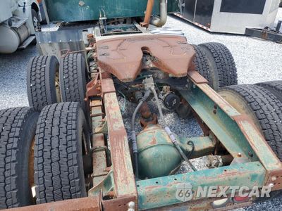Zdjęcie 9 z 10 samochodu: 1997 INTERNATIONAL 9200 SEMI TRUCK VIN:2HSFMAHR1VC029232 - miniatura