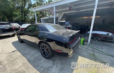 Trzecie zdjęcie samochodu z tyłu: 2019 DODGE CHALLENGER SXT VIN:2C3CDZAG1KH739642 - miniatura