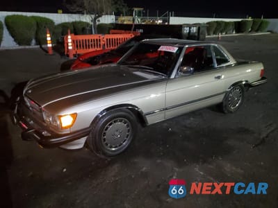 1986 MERCEDES-BENZ 560 SL WDBBA48D9GA043615 - główne zdjęcie licytacji z USA - miniatura
