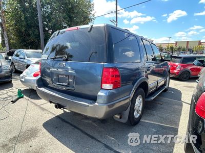 Czwarte zdjęcie samochodu z boku: 2004 FORD EXPEDITION XLT VIN:1FMRU15W74LA41840 - miniatura