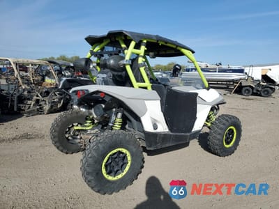 Czwarte zdjęcie samochodu z boku: 2015 CAN-AM MAVERICK 1000R TURBO X DS VIN:3JBPDAR21FJ001116 - miniatura