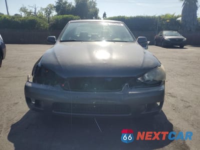 Piąte zdjęcie samochodu w środku: 2002 LEXUS IS 300 VIN:JTHBD192X20048808 - miniatura