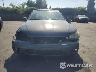 Piąte zdjęcie samochodu w środku: 2002 LEXUS IS 300 VIN:JTHBD192X20048808 - miniatura