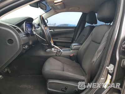 Zdjęcie 7 z 14 samochodu: 2018 CHRYSLER 300 TOURING VIN:2C3CCAAG4JH320302 - miniatura