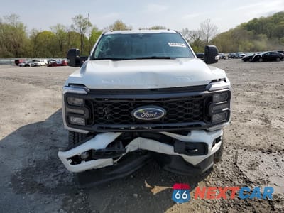 Piąte zdjęcie samochodu w środku: 2024 FORD F350 SUPER DUTY VIN:1FT8W3BT2REF98294 - miniatura