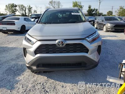 Piąte zdjęcie samochodu w środku: 2025 TOYOTA RAV4 XLE VIN:2T3W1RFV8SC318589 - miniatura