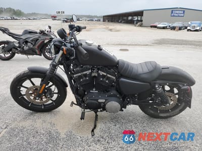 Trzecie zdjęcie samochodu z tyłu: 2020 HARLEY-DAVIDSON XL883 N VIN:1HD4LE216LB433258 - miniatura