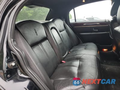 Zdjęcie 10 z 12 samochodu: 2010 LINCOLN TOWN CAR SIGNATURE LIMITED VIN:2LNBL8CV5AX751115 - miniatura
