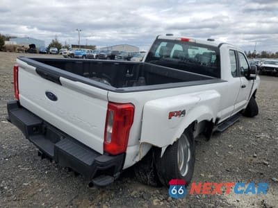 Trzecie zdjęcie samochodu z tyłu: 2023 FORD F350 SUPER DUTY VIN:1FT8X3DA3PEC62997 - miniatura