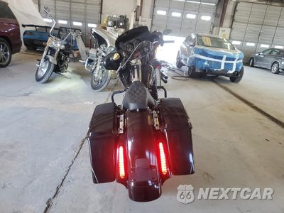 Czwarte zdjęcie samochodu z boku: 2011 HARLEY-DAVIDSON FLHTK VIN:1HD1KEM15BB660930 - miniatura