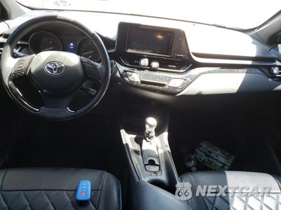Zdjęcie 8 z 13 samochodu: 2018 TOYOTA C-HR XLE VIN:NMTKHMBX3JR003037 - miniatura