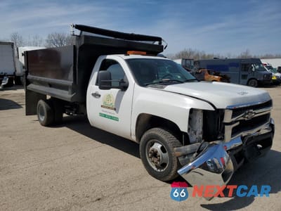 Czwarte zdjęcie samochodu z boku: 2007 CHEVROLET SILVERADO K3500 VIN:1GBJK34K37E560527 - miniatura