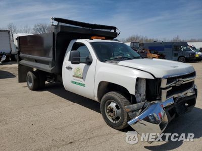 Czwarte zdjęcie samochodu z boku: 2007 CHEVROLET SILVERADO K3500 VIN:1GBJK34K37E560527 - miniatura