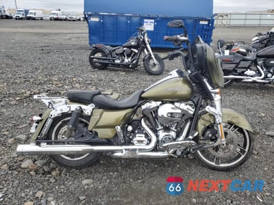 2016 HARLEY-DAVIDSON FLHX STREET GLIDE 1HD1KBM10GB622544 - główne zdjęcie licytacji z USA - miniatura