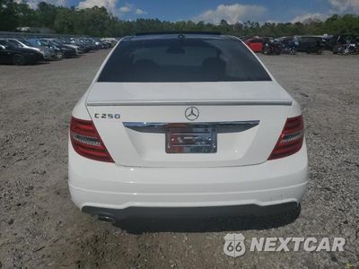 Zdjęcie 6 z 12 samochodu: 2013 MERCEDES-BENZ C 250 VIN:WDDGF4HB5DA835897 - miniatura
