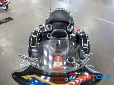 Piąte zdjęcie samochodu w środku: 2011 HARLEY-DAVIDSON FLHTCUTG VIN:1HD1MAM11BB855250 - miniatura