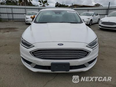 Piąte zdjęcie samochodu w środku: 2018 FORD FUSION SE HYBRID VIN:3FA6P0LUXJR118875 - miniatura