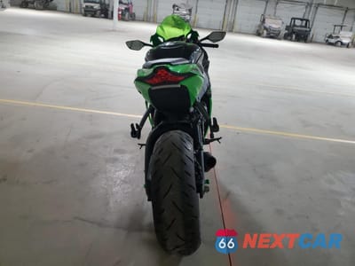 Czwarte zdjęcie samochodu z boku: 2016 KAWASAKI ZX1000 S VIN:JKAZXCS16GA003140 - miniatura