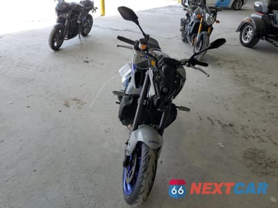 Drugie zdjęcie samochodu z przodu: 2021 YAMAHA MT09 VIN:JYARN71E3MA000694 - miniatura