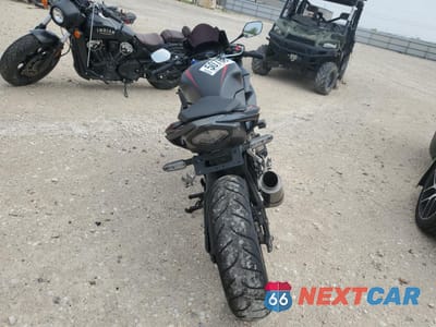 Czwarte zdjęcie samochodu z boku: 2019 HONDA CBR500 RA VIN:MLHPC6251K5000187 - miniatura