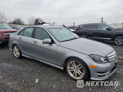 Czwarte zdjęcie samochodu z boku: 2012 MERCEDES-BENZ C 300 4MATIC VIN:WDDGF8BB8CR199833 - miniatura