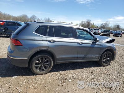Trzecie zdjęcie samochodu z tyłu: 2022 VOLKSWAGEN TIGUAN SE VIN:3VV2B7AX2NM160135 - miniatura