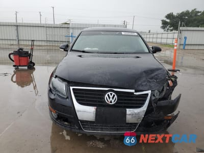 Piąte zdjęcie samochodu w środku: 2010 VOLKSWAGEN PASSAT KOMFORT VIN:WVWJK7AN4AE121801 - miniatura