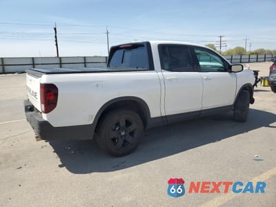 Trzecie zdjęcie samochodu z tyłu: 2025 HONDA RIDGELINE BLACK EDITION VIN:5FPYK3F86SB005405 - miniatura