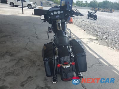 Czwarte zdjęcie samochodu z boku: 2016 HARLEY-DAVIDSON FLHX STREET GLIDE VIN:1HD1KBM1XGB622048 - miniatura