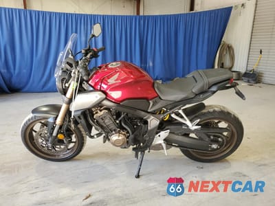 Trzecie zdjęcie samochodu z tyłu: 2019 HONDA CB650 RA VIN:MLHRH0258K5000078 - miniatura
