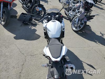 Zdjęcie 6 z 10 samochodu: 2023 KAWASAKI EX400 VIN:JKAEXKH1XPDAR7086 - miniatura
