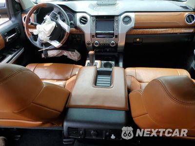 Zdjęcie 8 z 12 samochodu: 2016 TOYOTA TUNDRA CREWMAX 1794 VIN:5TFAW5F11GX518698 - miniatura
