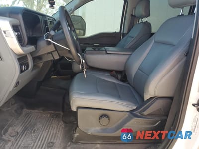 Zdjęcie 7 z 15 samochodu: 2023 FORD F450 SUPER DUTY VIN:1FD0W4HT4PEC92359 - miniatura
